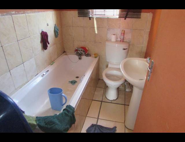 2 BEDROOM HOUSE FOR SALE IN KAMAGUGU